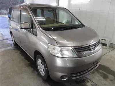 Nissan SERENA  с аукциона в Японии