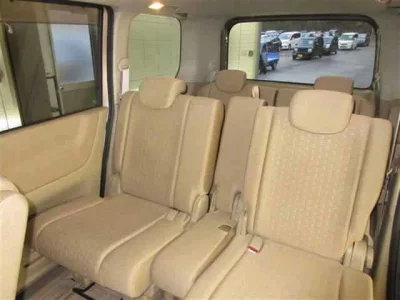 Nissan SERENA  с аукциона в Японии