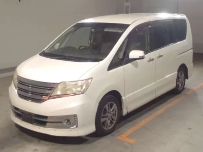 Nissan SERENA  с аукциона в Японии