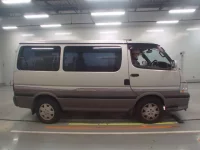 Toyota HIACE лот № 30281 оценка 3  с аукциона в Японии 2