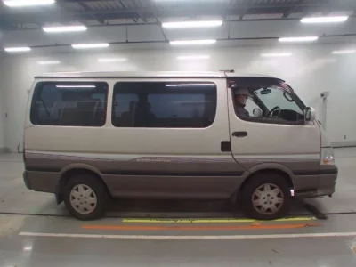 Toyota HIACE  с аукциона в Японии
