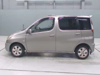 Toyota FUNCARGO лот № 30266 оценка 3.5  с аукциона в Японии 3