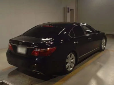 Lexus LS