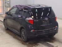 Toyota RACTIS лот № 3188 оценка 3.5  с аукциона в Японии 5