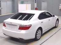 Lexus LS лот № 30285 оценка 4  с аукциона в Японии 1