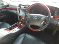 Lexus LS лот № 30285 оценка 4  с аукциона в Японии 6