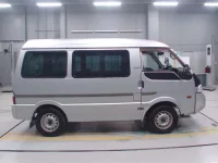 Mazda BONGO VAN лот № 30292 оценка 3.5  с аукциона в Японии 2