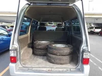 Mazda BONGO VAN лот № 30292 оценка 3.5  с аукциона в Японии 9