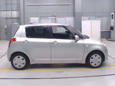 Suzuki SWIFT  с аукциона в Японии