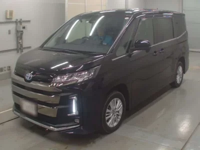Toyota NOAH  с аукциона в Японии