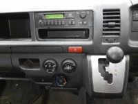 Toyota HIACE лот № 3212 оценка 3  с аукциона в Японии 8