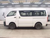 Toyota HIACE лот № 3212 оценка 3  с аукциона в Японии 3