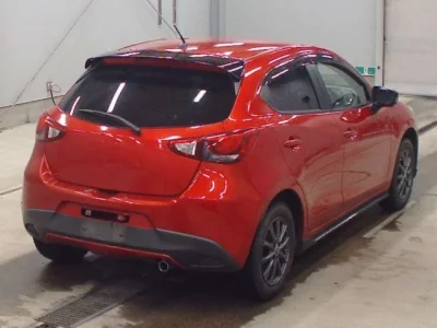 Mazda DEMIO  с аукциона в Японии