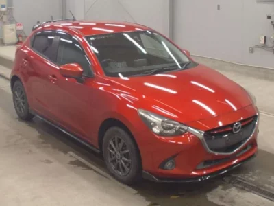 Mazda DEMIO  с аукциона в Японии