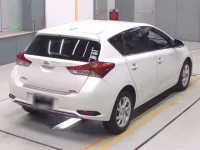 Toyota AURIS лот № 10025 оценка 4  с аукциона в Японии 1