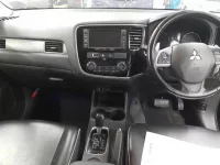 Mitsubishi OUTLANDER лот № 30337 оценка 3.5  с аукциона в Японии 8