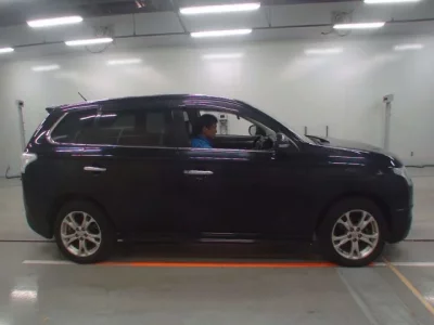 Mitsubishi OUTLANDER  с аукциона в Японии