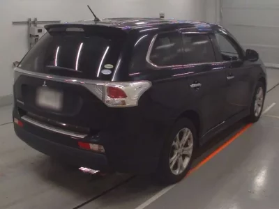 Mitsubishi OUTLANDER  с аукциона в Японии