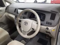 Toyota ISIS лот № 30342 оценка 4.5  с аукциона в Японии 6