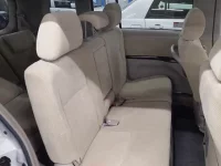 Toyota ISIS лот № 30342 оценка 4.5  с аукциона в Японии 9