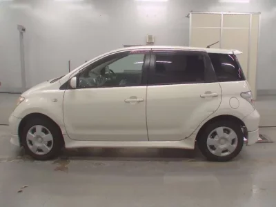 Toyota IST  с аукциона в Японии