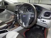 Volvo V40 лот № 10056 оценка 4  с аукциона в Японии 2
