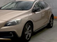 Volvo V40 лот № 10056 оценка 4  с аукциона в Японии 3