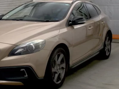Volvo V40  с аукциона в Японии