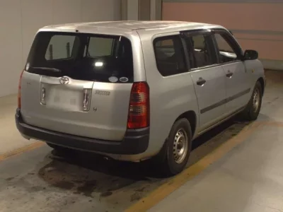 Toyota SUCCEED  с аукциона в Японии