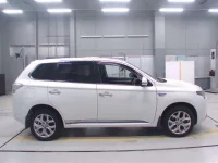 Mitsubishi OUTLANDER PHEV лот № 10045 оценка R  с аукциона в Японии 2