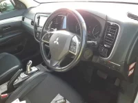 Mitsubishi OUTLANDER PHEV лот № 10045 оценка R  с аукциона в Японии 6