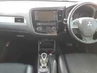 Mitsubishi OUTLANDER PHEV лот № 10045 оценка R  с аукциона в Японии 8