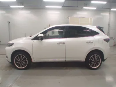 Toyota HARRIER  с аукциона в Японии