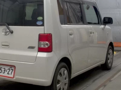 Toyota PIXIS SPACE  с аукциона в Японии