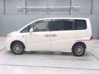 Honda STEP WAGON лот № 10050 оценка 3.5  с аукциона в Японии 3
