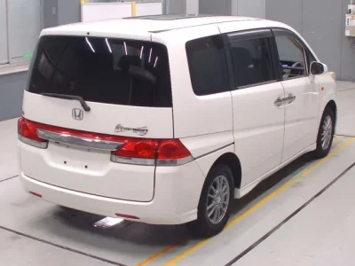 Honda STEP WAGON  с аукциона в Японии