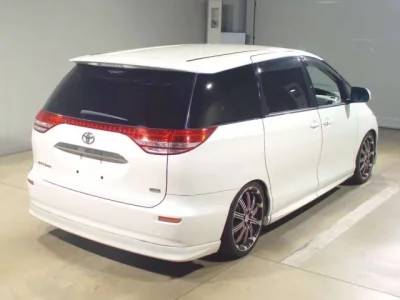 Toyota ESTIMA  с аукциона в Японии