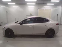 Mazda MAZDA3 лот № 30358 оценка 5  с аукциона в Японии 3