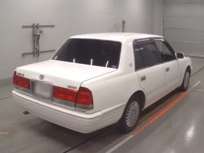 Toyota CROWN  с аукциона в Японии