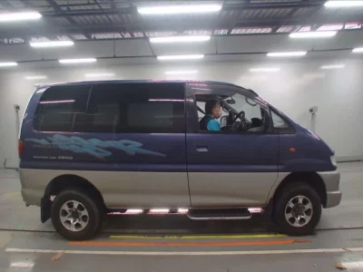 Mitsubishi DELICA