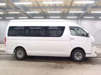 Toyota HIACE лот № 3241 оценка R  с аукциона в Японии 2
