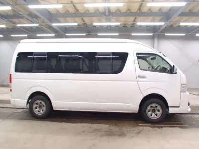 Toyota HIACE  с аукциона в Японии