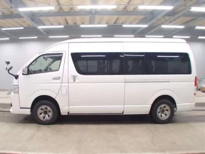 Toyota HIACE  с аукциона в Японии