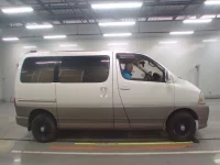 Toyota HIACE лот № 50075 оценка R  с аукциона в Японии 2