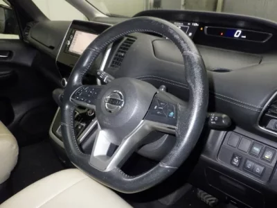 Nissan SERENA  с аукциона в Японии