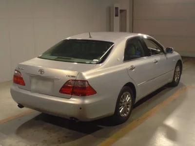Toyota CROWN  с аукциона в Японии