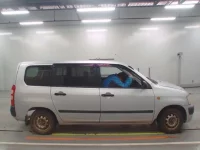 Toyota SUCCEED лот № 50079 оценка 3  с аукциона в Японии 2