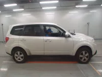 Subaru FORESTER лот № 30371 оценка 3.5  с аукциона в Японии 2