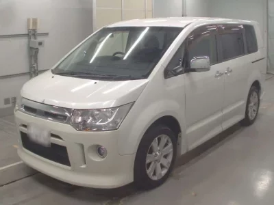 Mitsubishi DELICA D5  с аукциона в Японии