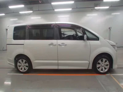 Mitsubishi DELICA D5  с аукциона в Японии